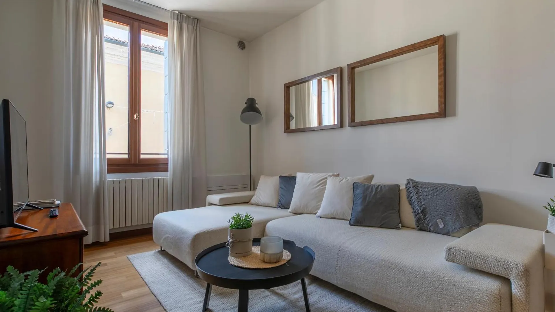 Centro Historico - Via Santa Caterina, Treviso, Italy Apartment